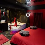 Apart-hotel Capsule Secret - Jacuzzi - Netflix & Cinema - Jeux De Couple - Barre De Pole Dance Valenciennes