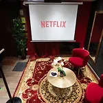 Apart-hotel Capsule Secret - Jacuzzi - Netflix & Cinema - Jeux De Couple - Barre De Pole Dance 3*
