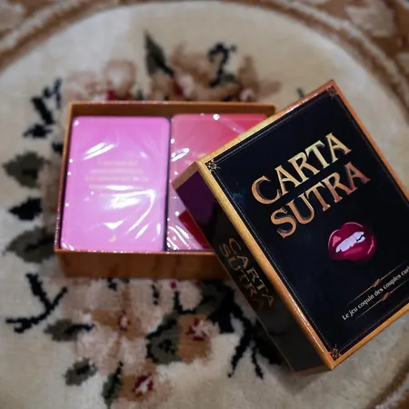 Capsule Secret - Jacuzzi - Netflix & Cinema - Jeux De Couple - Barre De Pole Dance