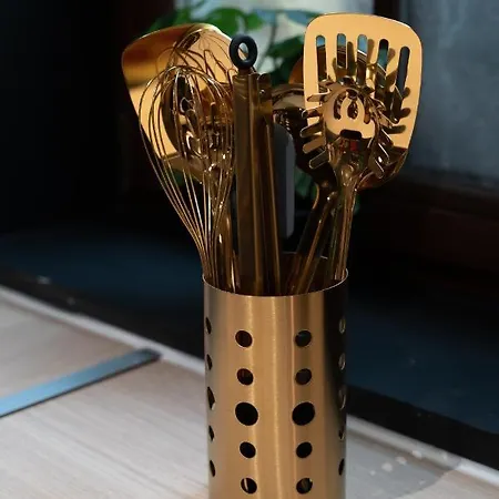 公寓式酒店 Capsule Secret - Jacuzzi - Netflix & Cinema - Jeux De Couple - Barre De Pole Dance 3*