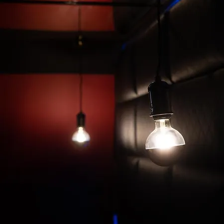 Capsule Secret - Jacuzzi - Netflix & Cinema - Jeux De Couple - Barre De Pole Dance Aparthotel