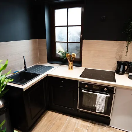 Capsule Secret - Jacuzzi - Netflix & Cinema - Jeux De Couple - Barre De Pole Dance 3* 瓦朗西纳