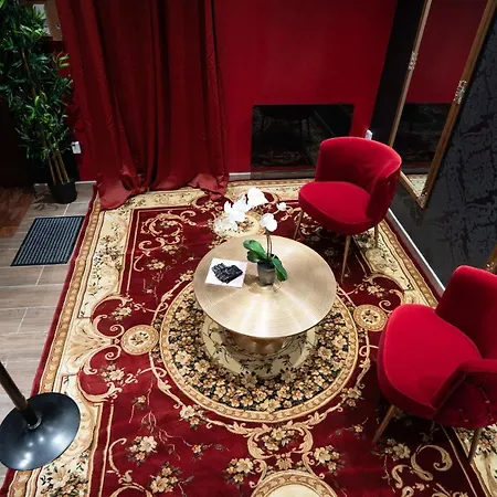 Capsule Secret - Jacuzzi - Netflix & Cinema - Jeux De Couple - Barre De Pole Dance Aparthotel *