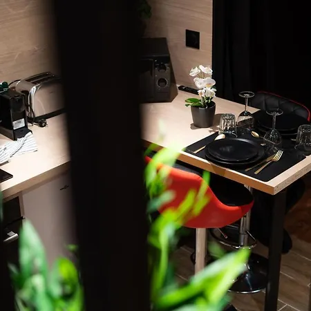 Capsule Secret - Jacuzzi - Netflix & Cinema - Jeux De Couple - Barre De Pole Dance Aparthotel *