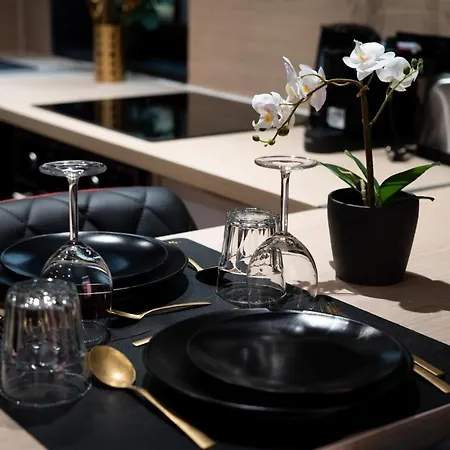 Aparthotel Capsule Secret - Jacuzzi - Netflix & Cinema - Jeux De Couple - Barre De Pole Dance *