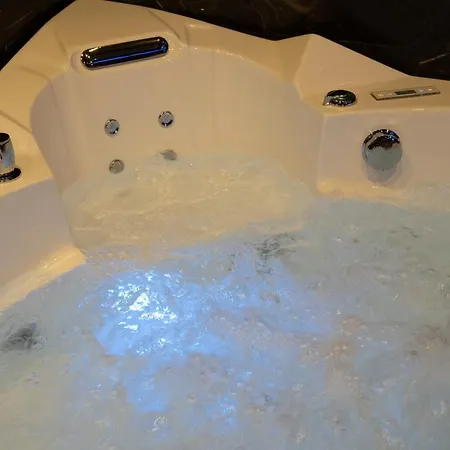 Capsule Secret - Jacuzzi - Netflix & Cinema - Jeux De Couple - Barre De Pole Dance Aparthotel Valenciennes