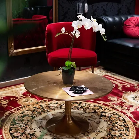 公寓式酒店 Capsule Secret - Jacuzzi - Netflix & Cinema - Jeux De Couple - Barre De Pole Dance 瓦朗西纳