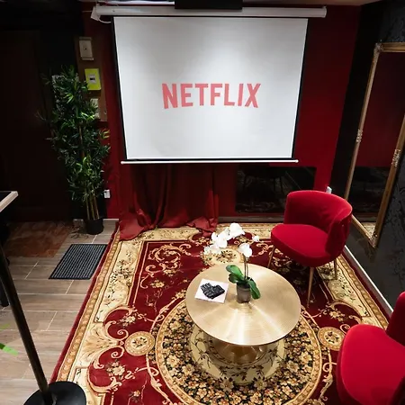 公寓式酒店 Capsule Secret - Jacuzzi - Netflix & Cinema - Jeux De Couple - Barre De Pole Dance 3*