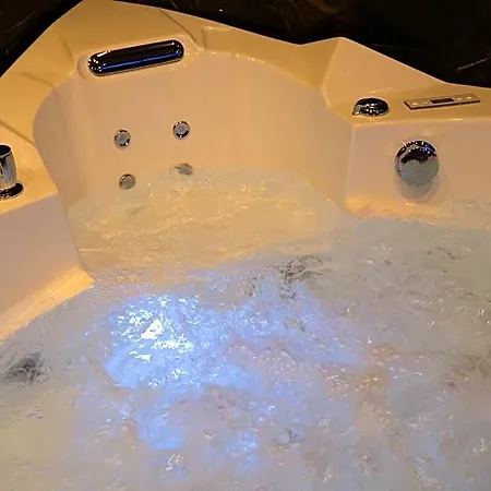 Capsule Secret - Jacuzzi - Netflix & Cinema - Jeux De Couple - Barre De Pole Dance Aparthotel 3*