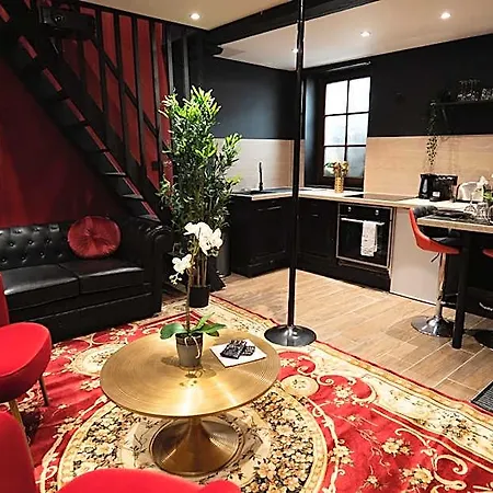 Capsule Secret - Jacuzzi - Netflix & Cinema - Jeux De Couple - Barre De Pole Dance 3*