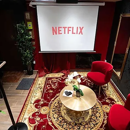 شقة فندقية Capsule Secret - Jacuzzi - Netflix & Cinema - Jeux De Couple - Barre De Pole Dance 3*